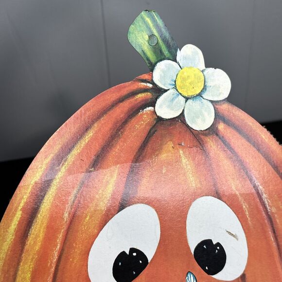 VINTAGE HALLOWEEN 15"X 10" CARD BOARD PUMPKIN DIE CUT OUT HALLOWEEN DECOR - Picture 5 of 7